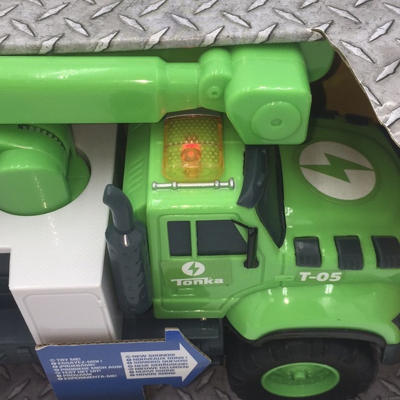 Tonka Real Tough Rescue Force Electricity Utility Service Toy Vehicle - Picture 14 of 14